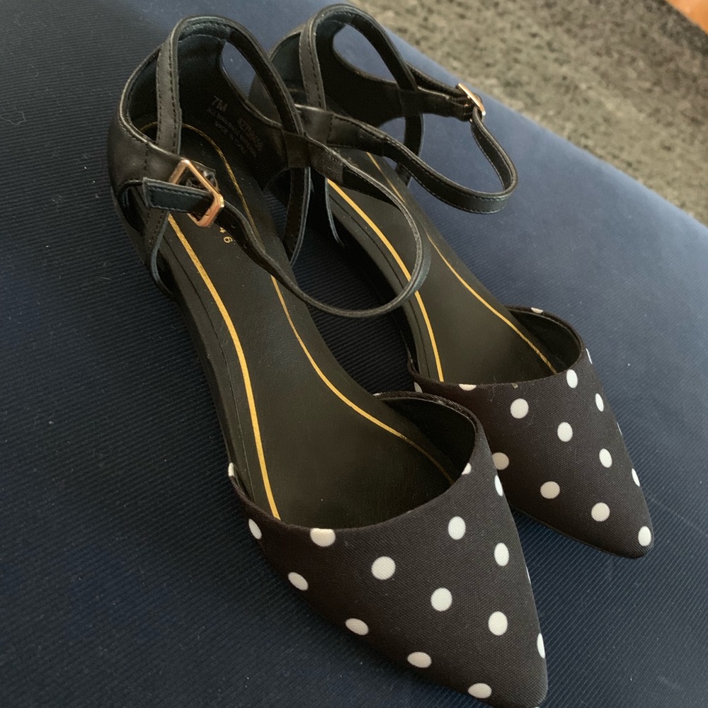 Black polka dot sandals